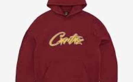 This Hoodie Trend Is Taking Over UK Streets and Style