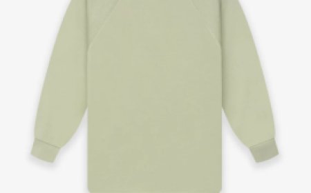 Unisex Essentials Hoodie – Soft, Stylish, and Durable