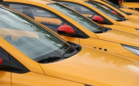 Discovering the Sacred: Ziyarat in Madinah and Reliable Medina to AlUla Taxi Service