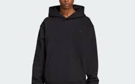 Unisex Fashion: Fear of God Essentials Hoodie for Everyone